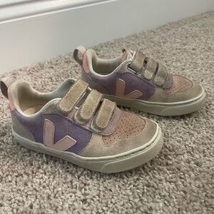 Veja Kids V-10 size 11